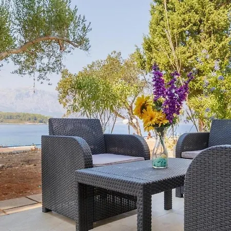 Lumbarda Resort Apartments لومباردا