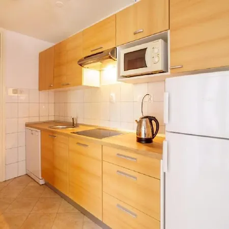 شقة Lumbarda Resort Apartments
