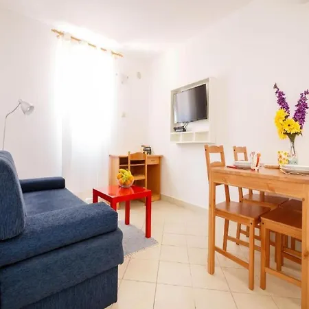 Lumbarda Resort Apartments لومباردا